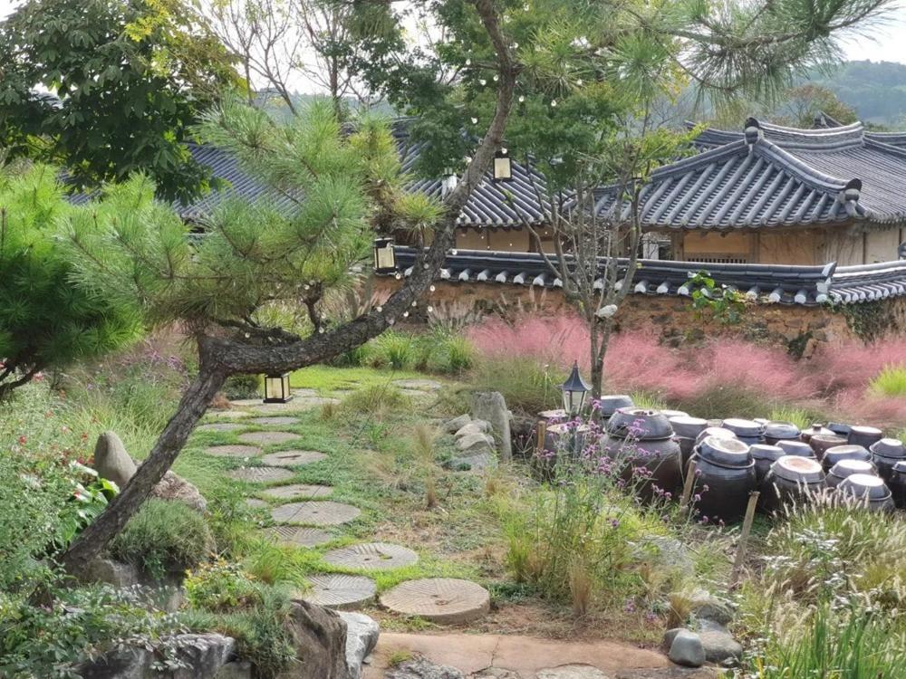 Naju Gotaeg Flowers Are Blooming On The Mountain Hotel Room photo